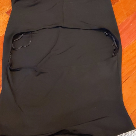 Black halter top - Picture 2 of 2